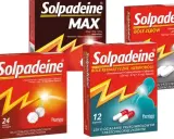 Opakowania leków Solpadeine z paracetamolem, kodeiną i kofeiną w tabletkach i kapsułkach. Pomoc w bólu zębów, reumatycznym i gorączce.