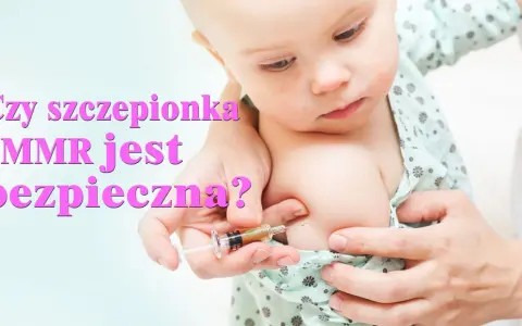 Dziecko otrzymuje szczepionkę MMR, która chroni przed odrą, świnką i różyczką.