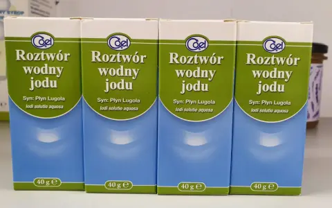 Cztery opakowania płynu Lugola, roztworu wodnego jodu, każdy po 40 g.